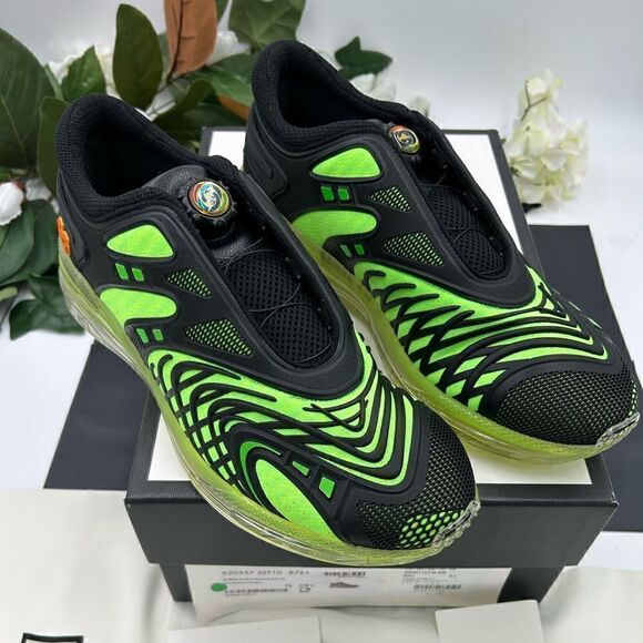 SOLD!!!!!!        Men’s Gucci ultra pace R sneakers size 9.5 made in Italy. - Picture 1 of 9